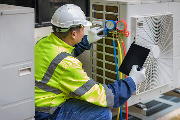 Professional Hvac technician working in Leander, TX